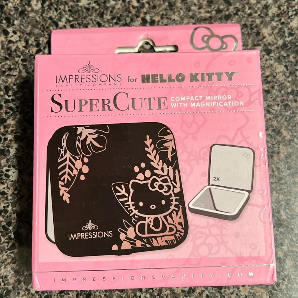 🆕 Sanrio Hello Kitty Compact Mirror/Magnification/LED Lighting (NTW)